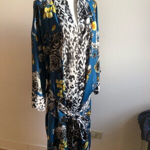 Rachel Zoe plus size robe with animal print floral patter